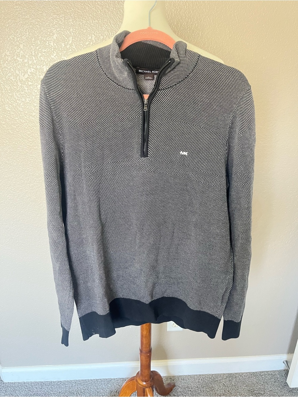 Michael Kors Men’s pullover sweater Large